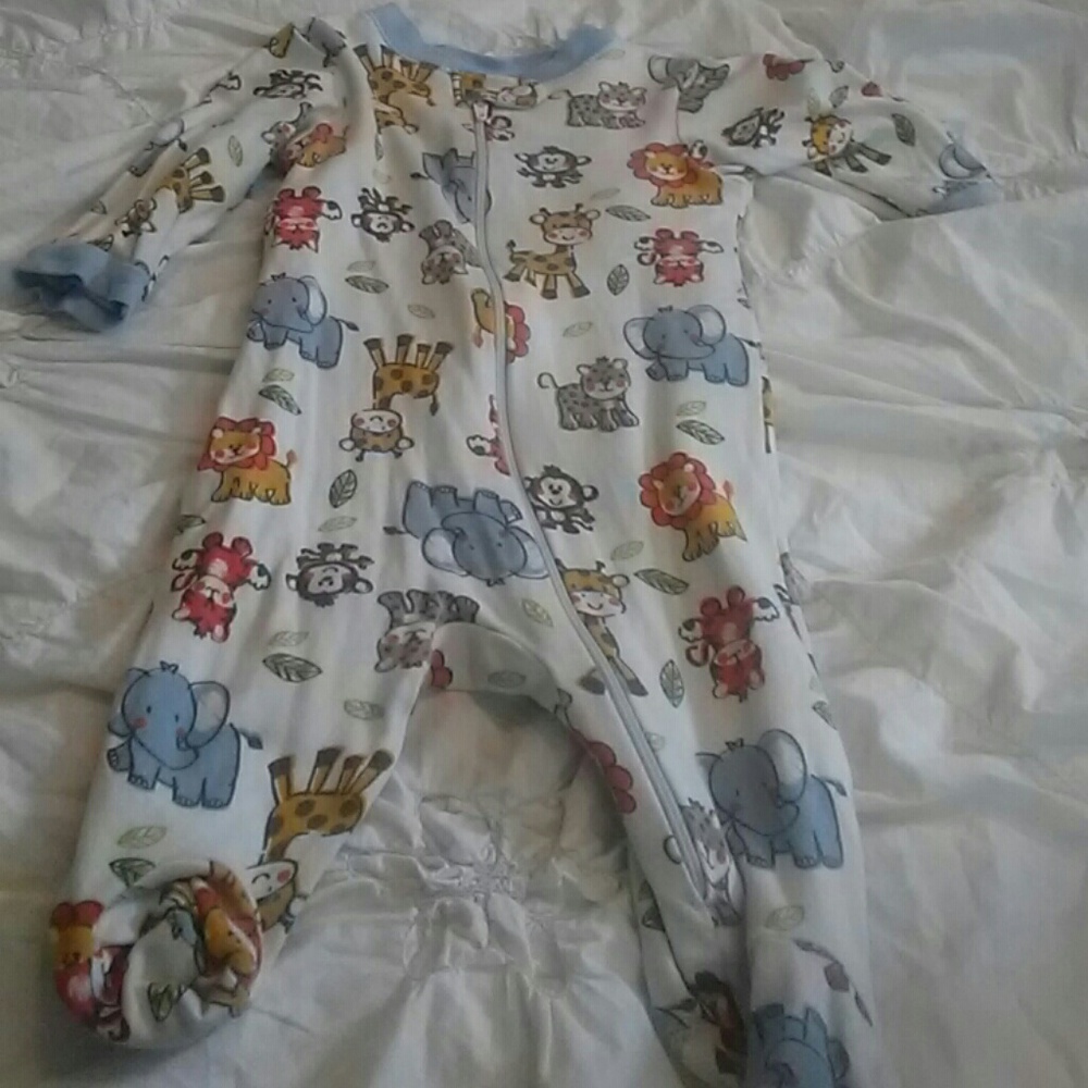 1 piece 0-3 mo baby boy sleeper